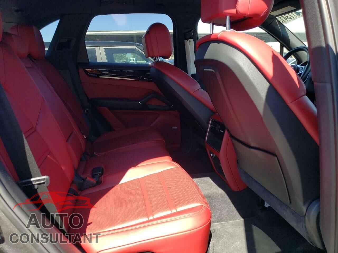 PORSCHE CAYENNE 2020 - WP1AA2AY6LDA03000