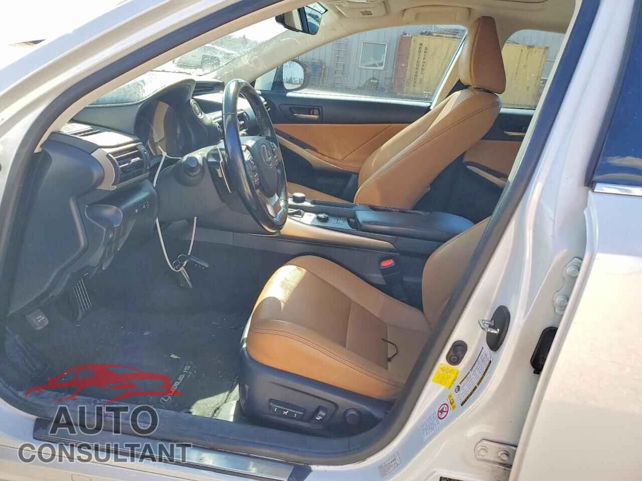LEXUS IS 2017 - JTHBA1D20H5052166