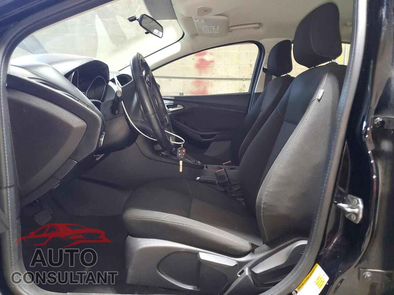 FORD FOCUS 2018 - 1FADP3FE1JL221422