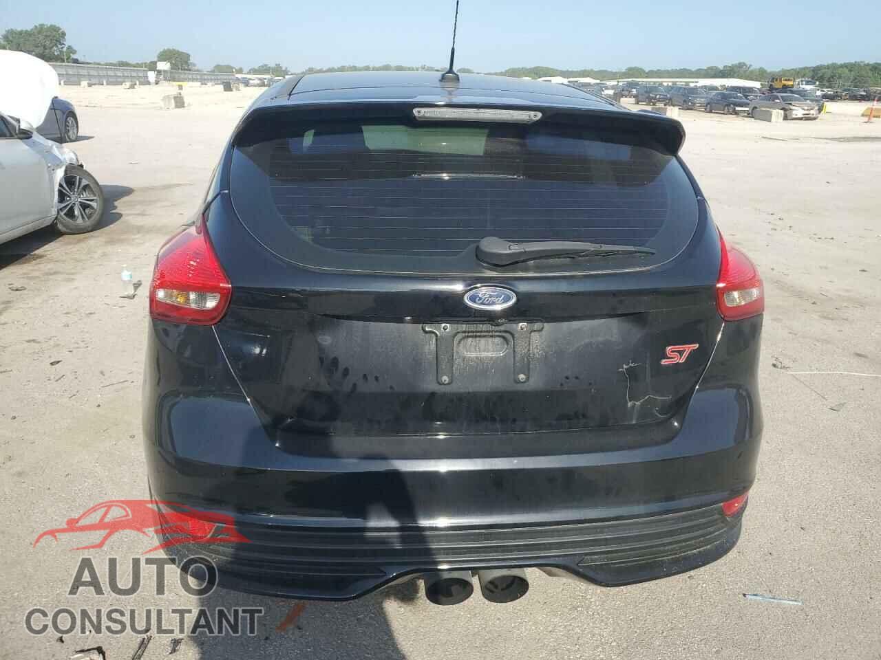FORD FOCUS 2018 - 1FADP3L98JL331259