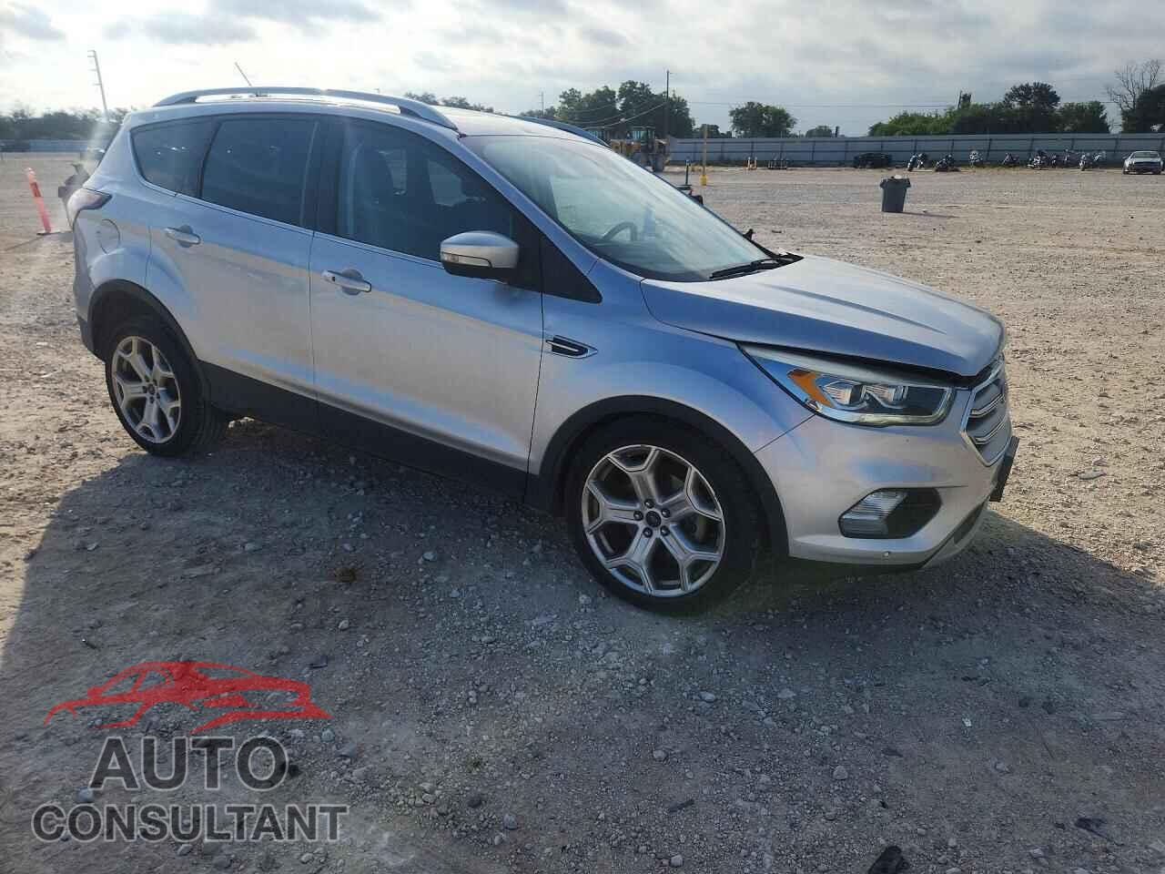 FORD ESCAPE 2017 - 1FMCU0JD4HUC24567
