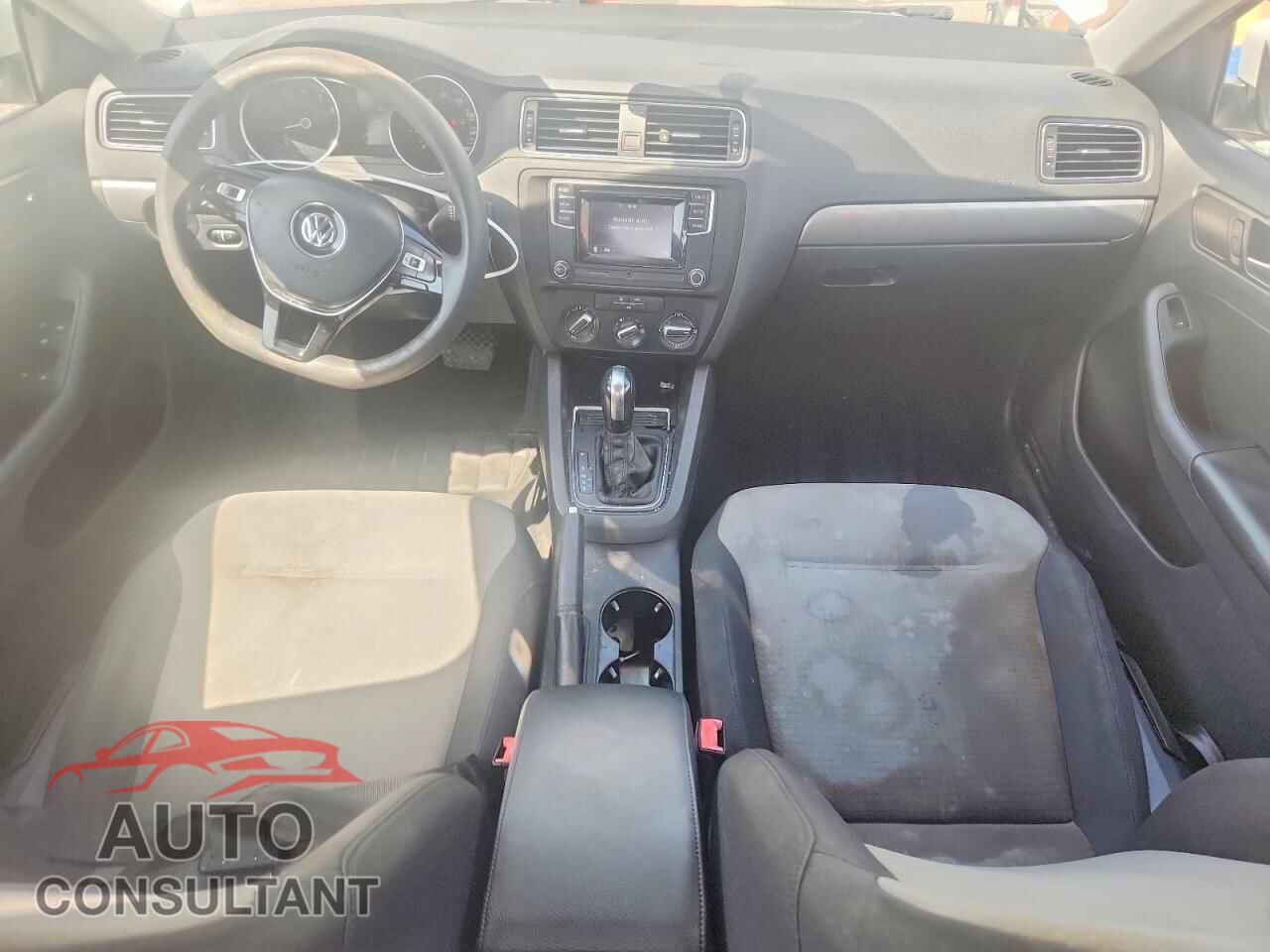 VOLKSWAGEN JETTA 2017 - 3VW2B7AJ7HM290309