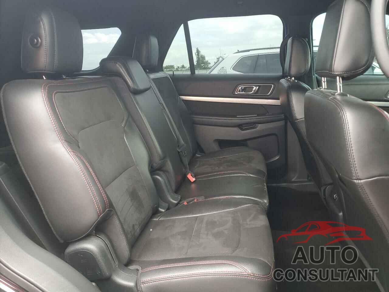 FORD EXPLORER 2018 - 1FM5K7D89JGC52102
