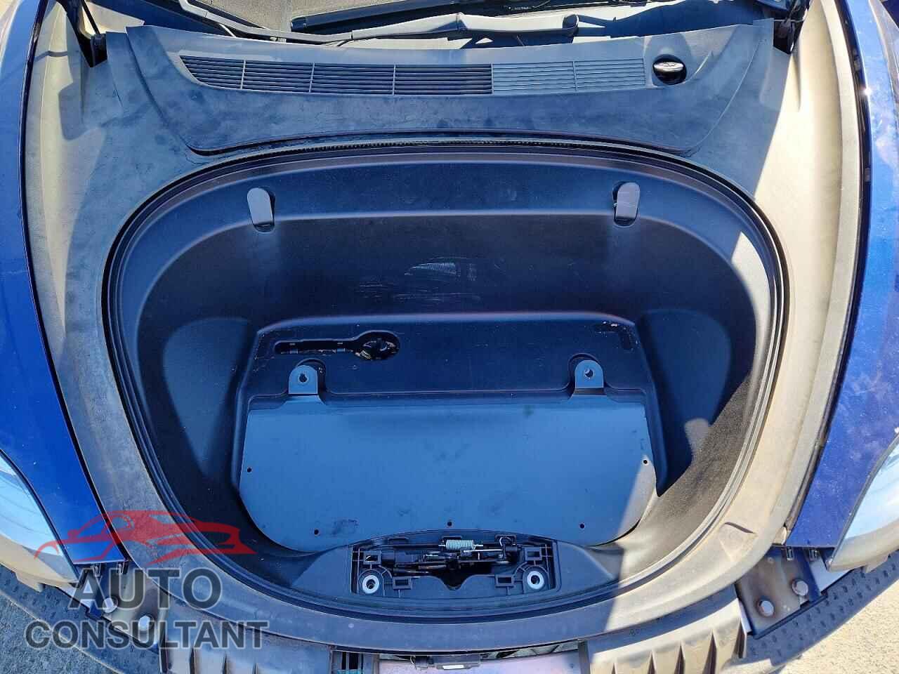 TESLA MODEL 3 2018 - 5YJ3E1EBXJF080716