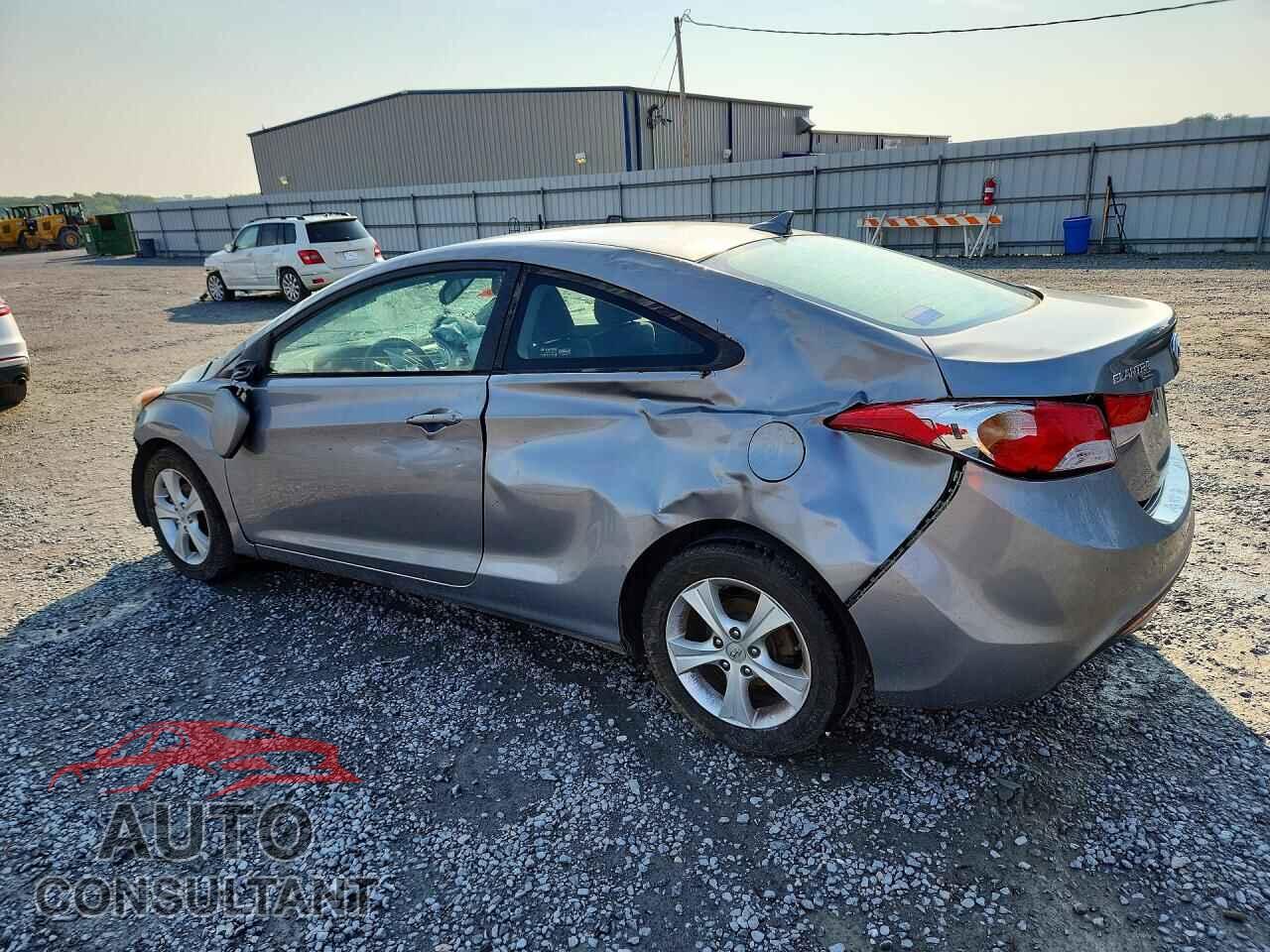 HYUNDAI ELANTRA 2013 - KMHDH6AE2DU010935