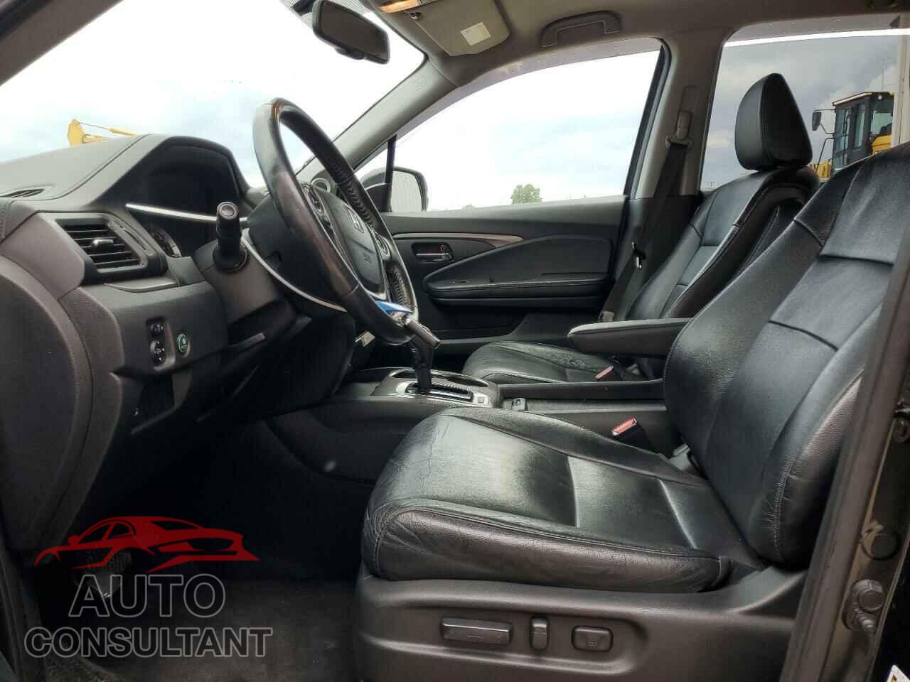 HONDA PILOT 2017 - 5FNYF6H79HB030648