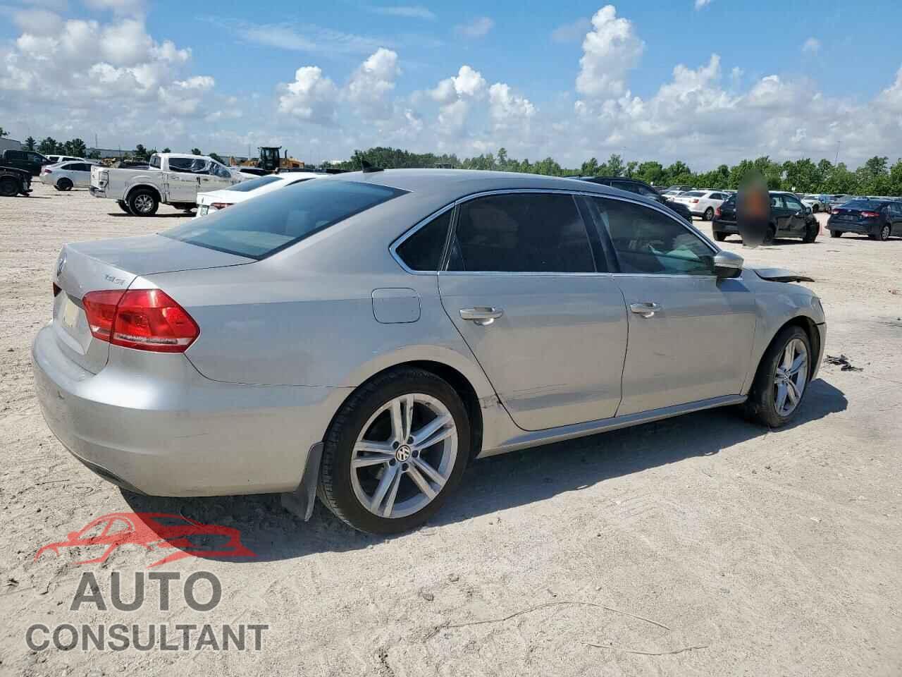 VOLKSWAGEN PASSAT 2014 - 1VWBS7A36EC049632