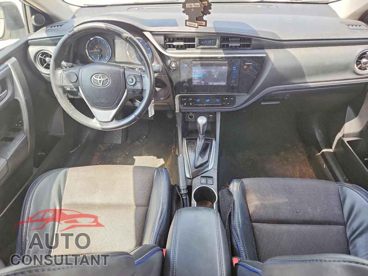 TOYOTA COROLLA 2017 - 5YFBURHE8HP674562