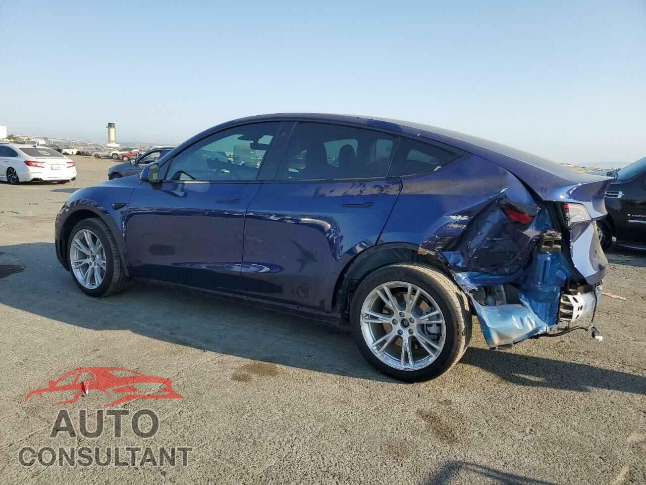 TESLA MODEL Y 2023 - 7SAYGDEE6PF764170