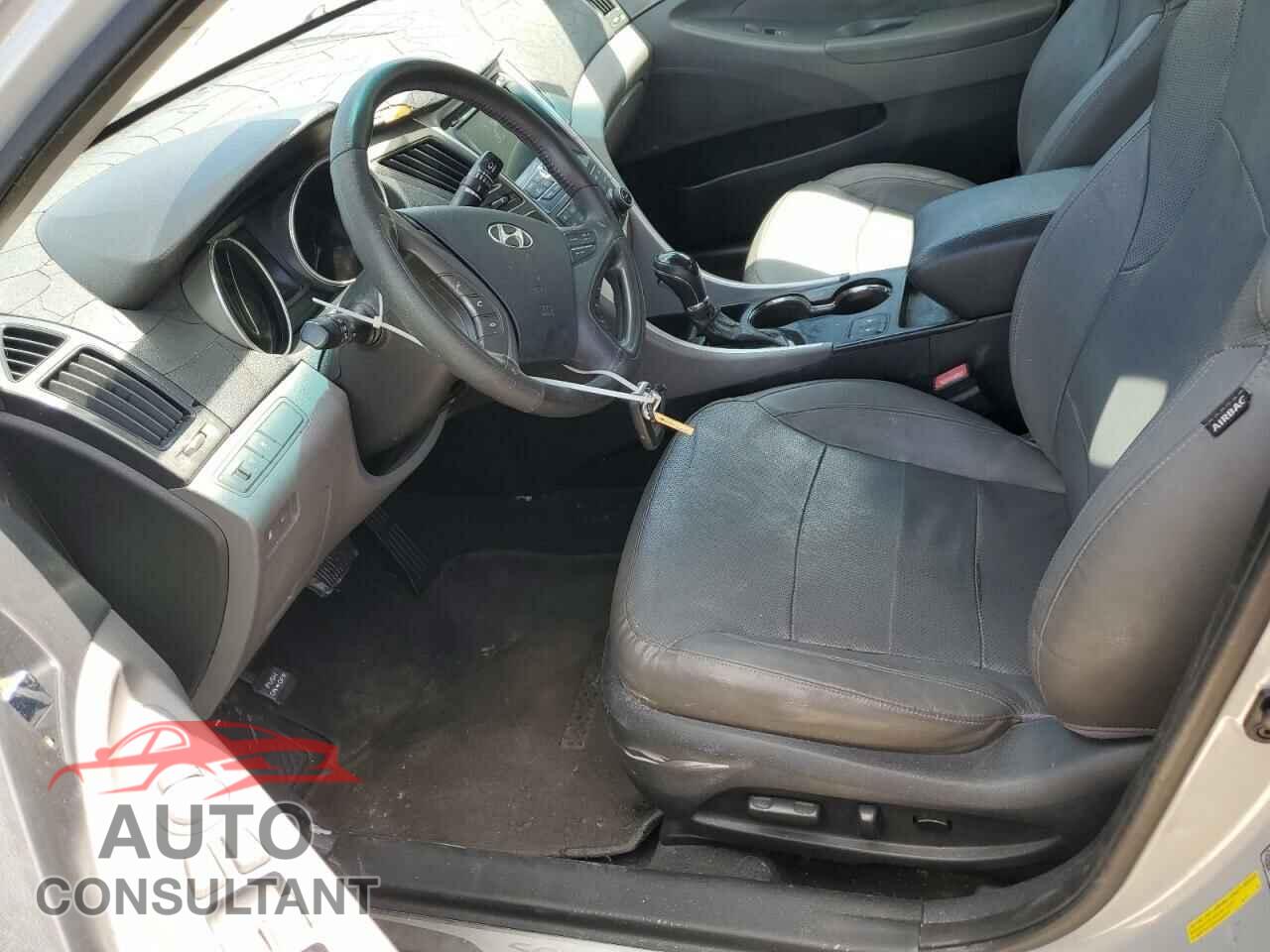 HYUNDAI SONATA 2011 - KMHEC4A47BA007798