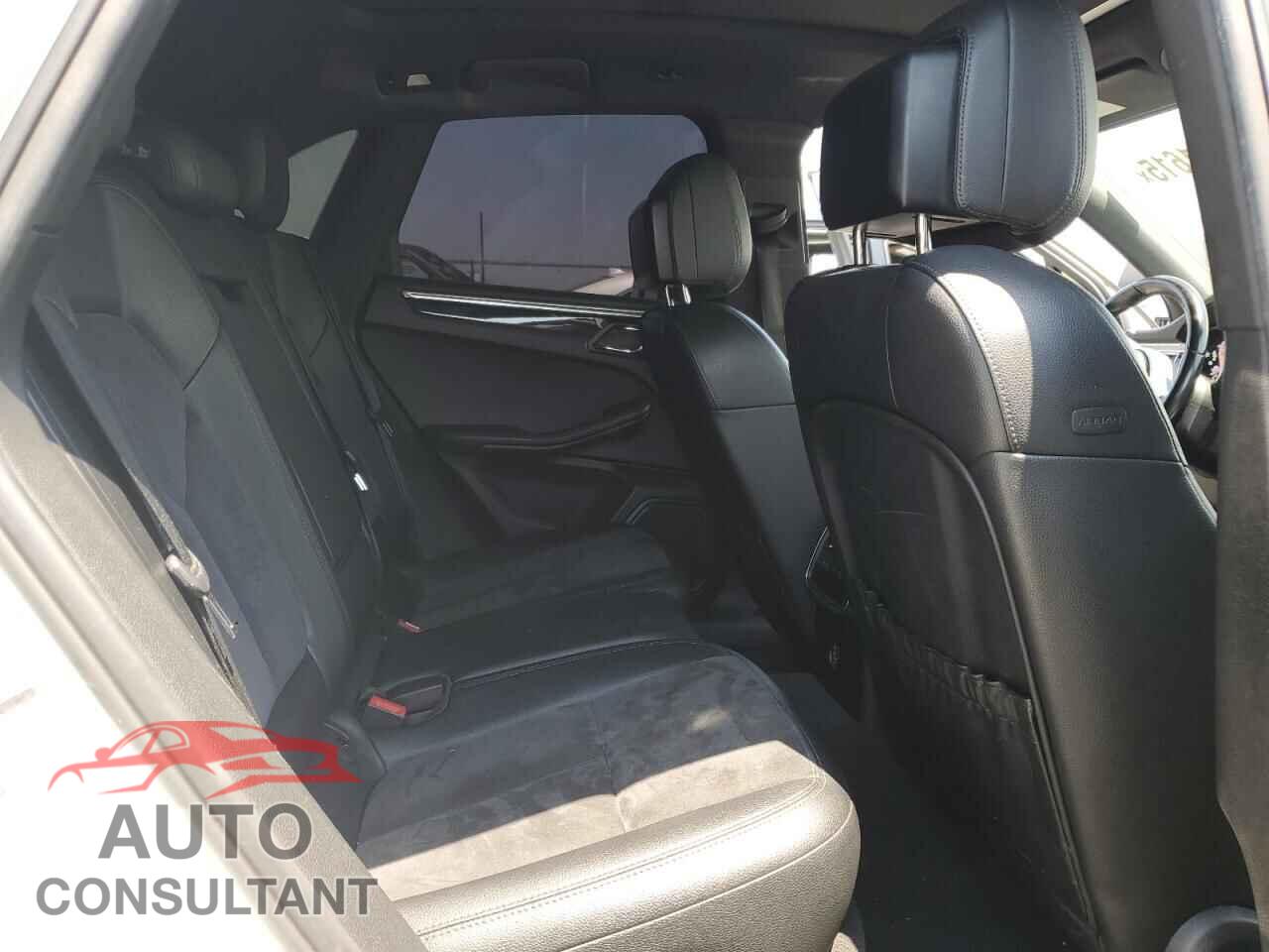 PORSCHE MACAN 2017 - WP1AA2A56HLB81170