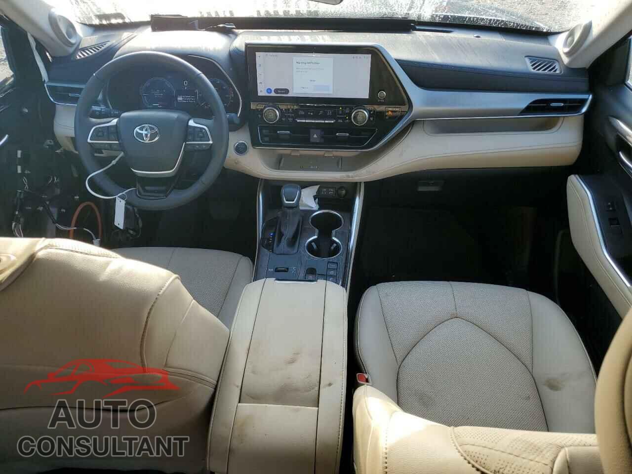 TOYOTA HIGHLANDER 2024 - 5TDEBRCH5RS613621