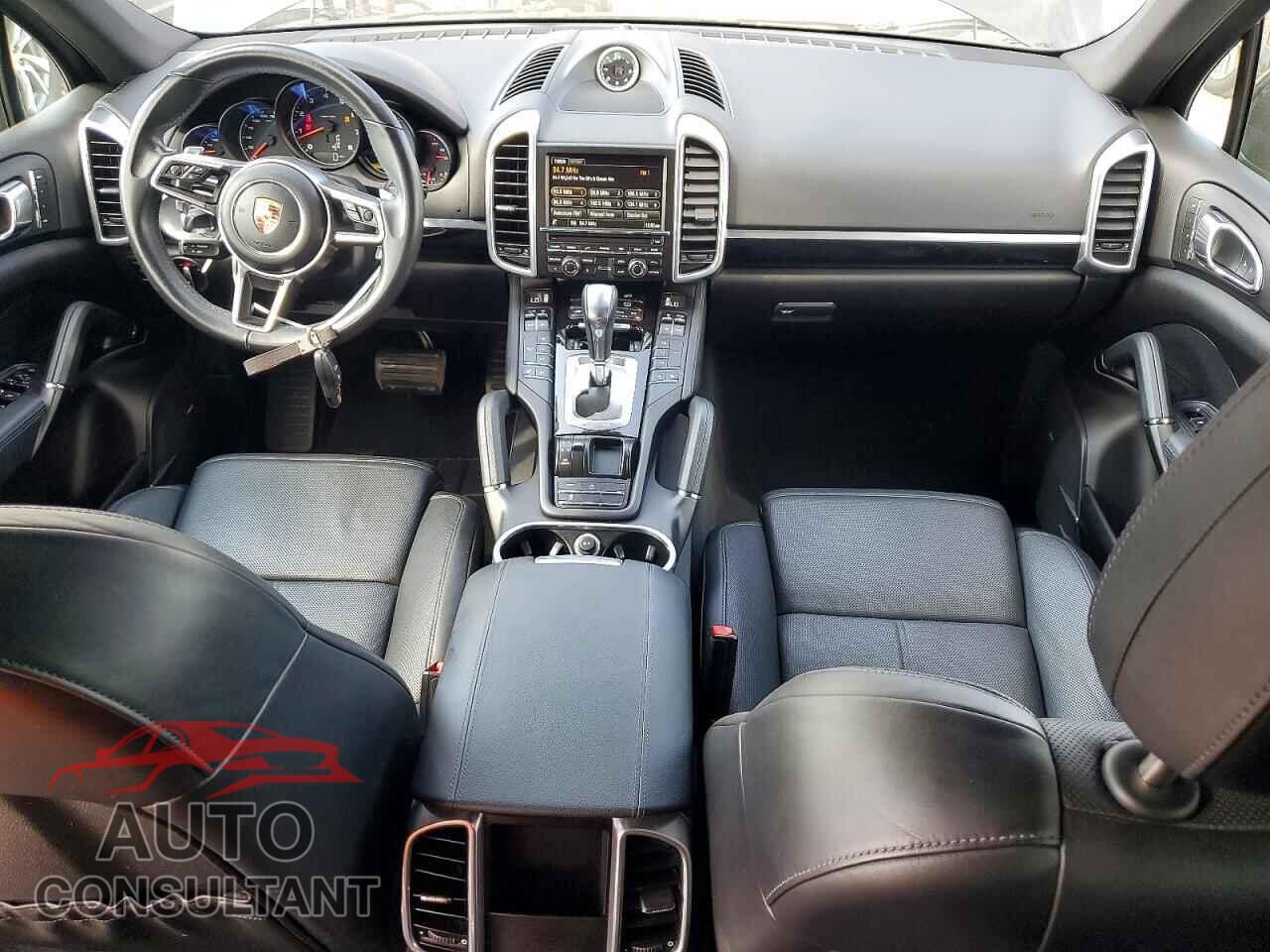PORSCHE CAYENNE 2016 - WP1AA2A2XGLA00284