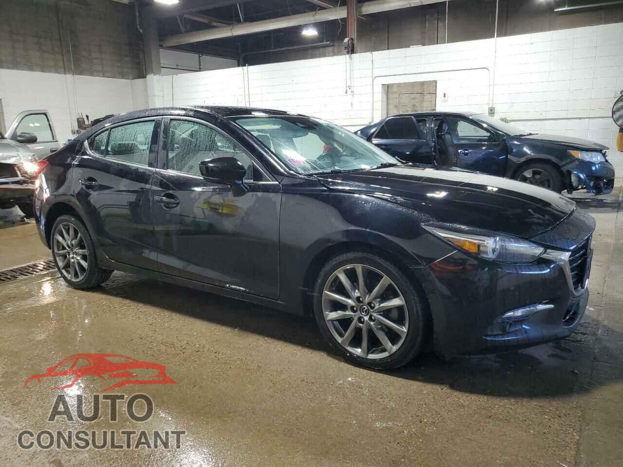 MAZDA 3 2018 - 3MZBN1W34JM174747