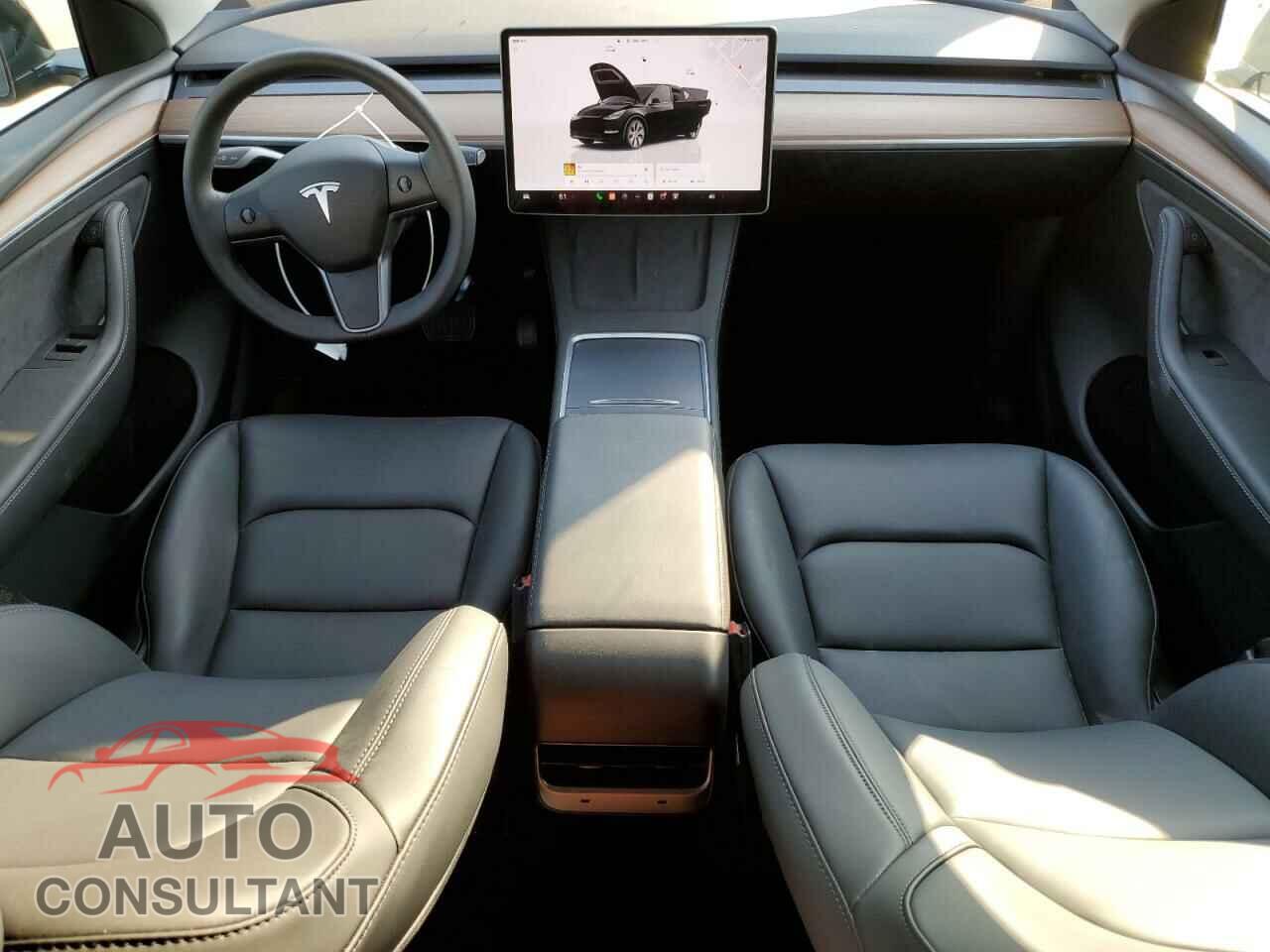 TESLA MODEL Y 2024 - 7SAYGDEE7RF007992