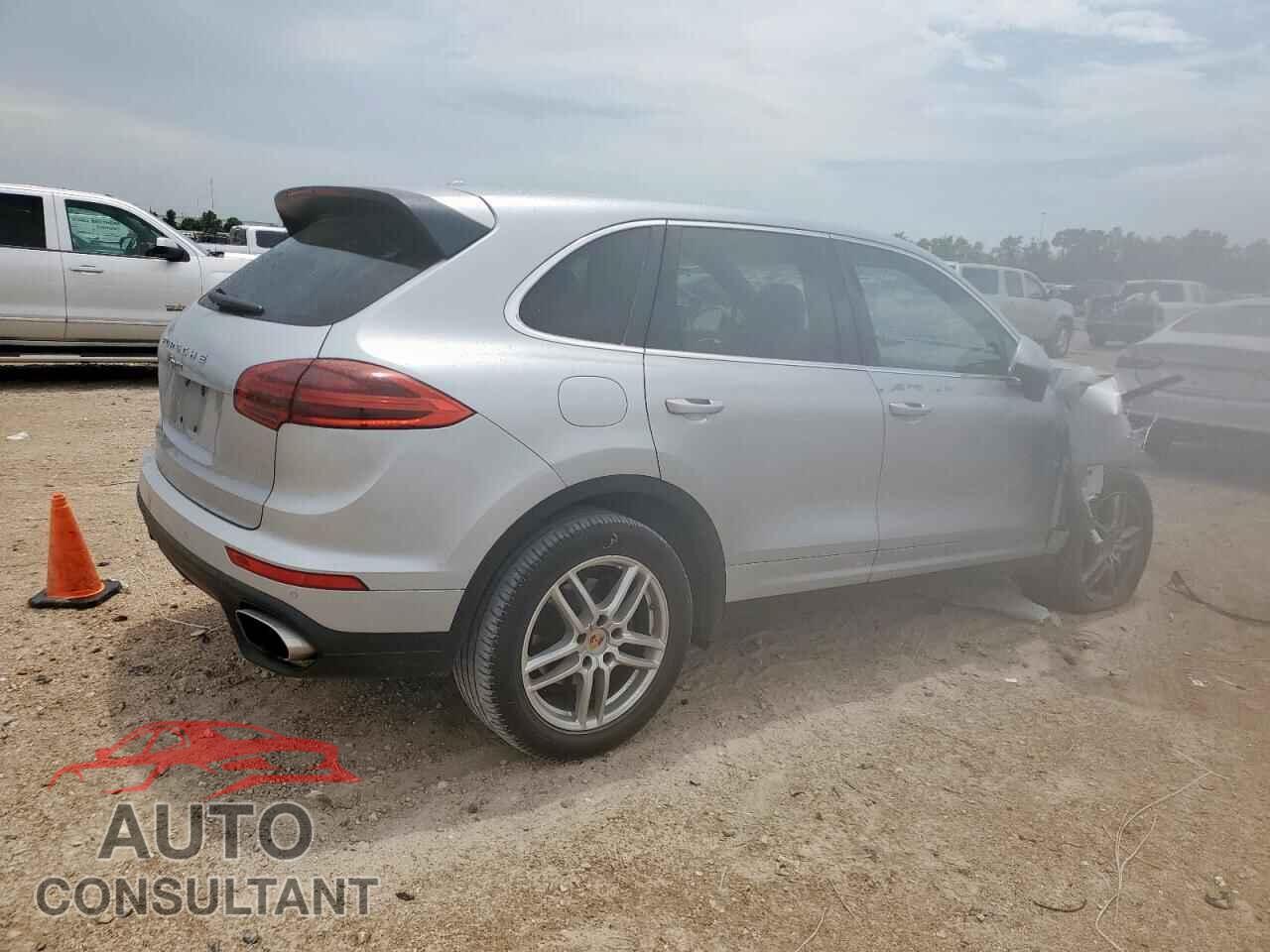 PORSCHE CAYENNE 2016 - WP1AA2A23GKA10290