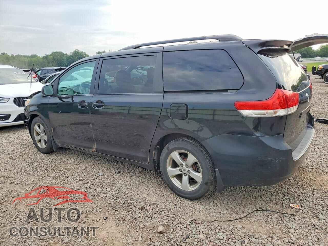 TOYOTA SIENNA 2011 - 5TDKK3DC1BS038345