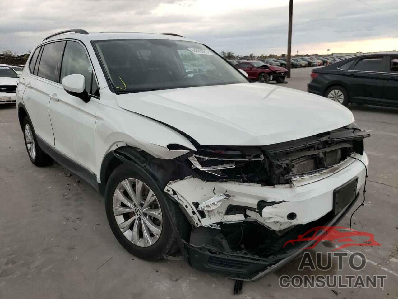 VOLKSWAGEN TIGUAN 2018 - 3VV3B7AX8JM120592