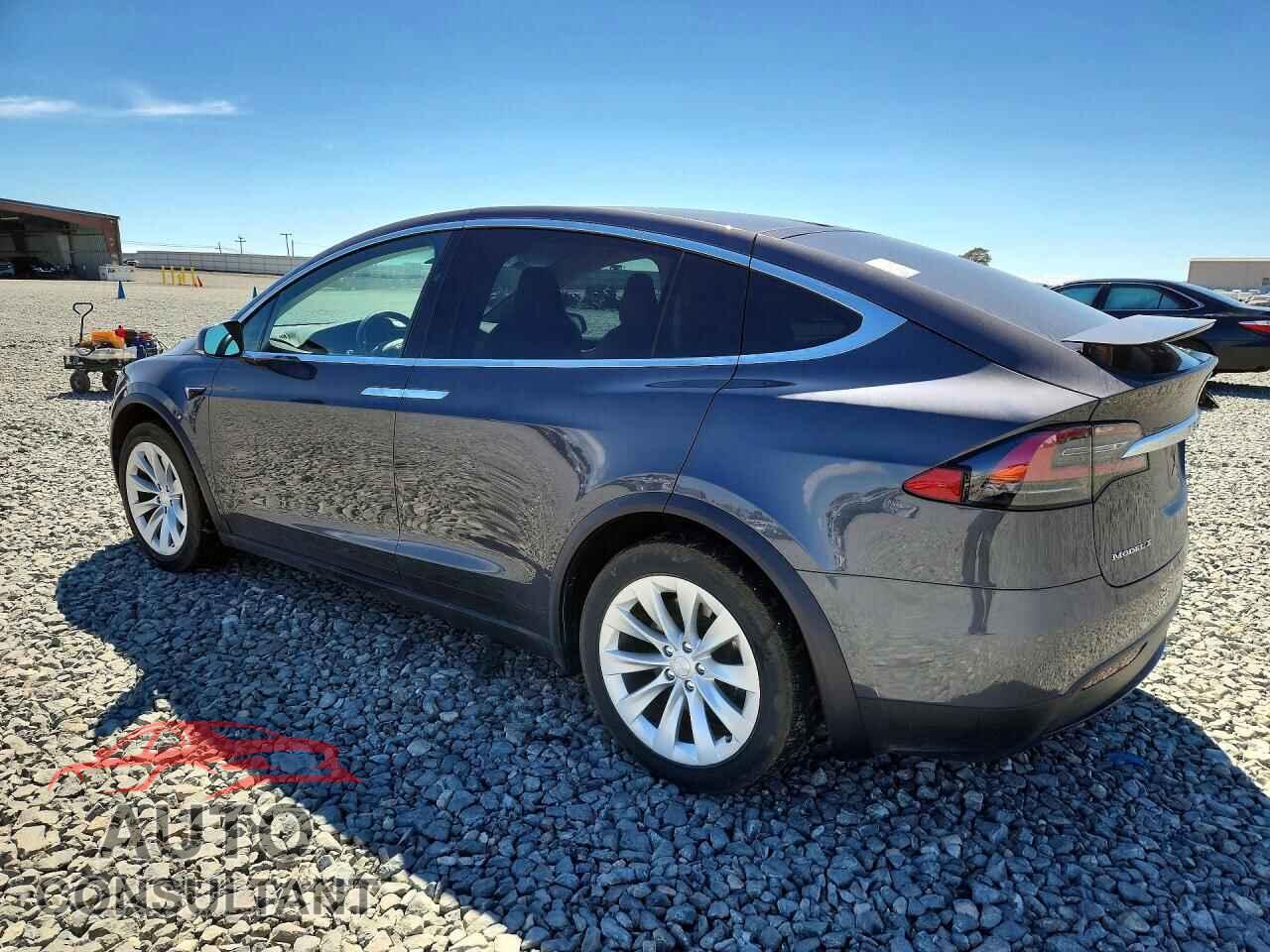 TESLA MODEL X 2018 - 5YJXCBE27JF110302