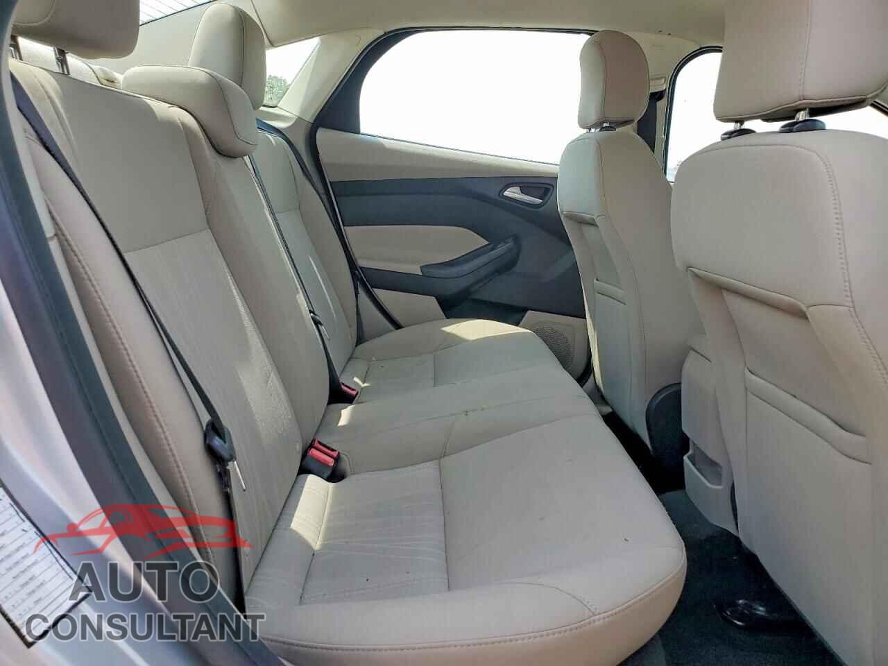 FORD FOCUS 2016 - 1FADP3F21GL209611