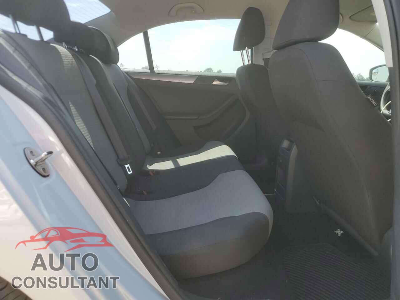 VOLKSWAGEN JETTA 2017 - 3VW2B7AJ6HM324417