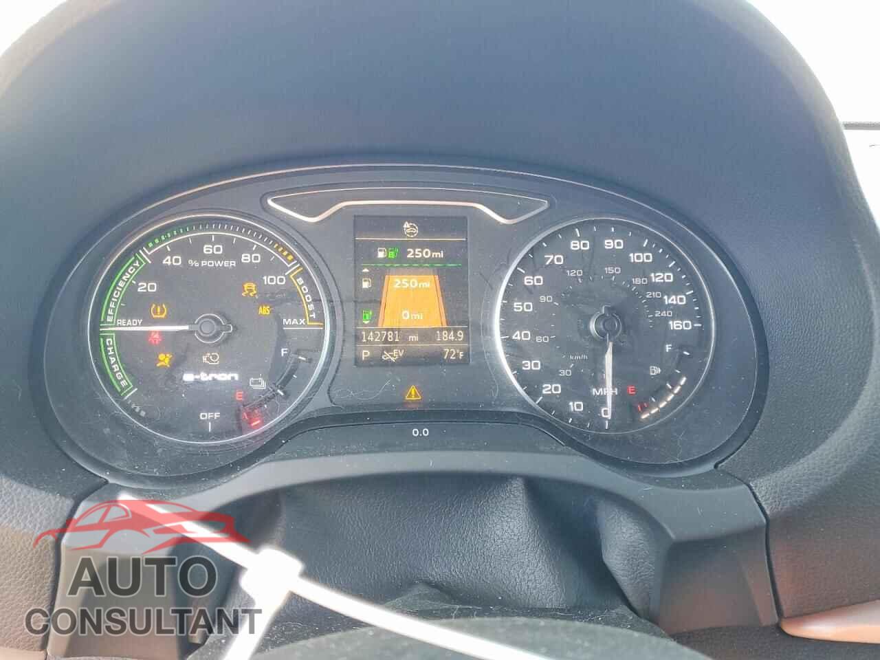 AUDI A3 2017 - WAUUPBFF5HA116608