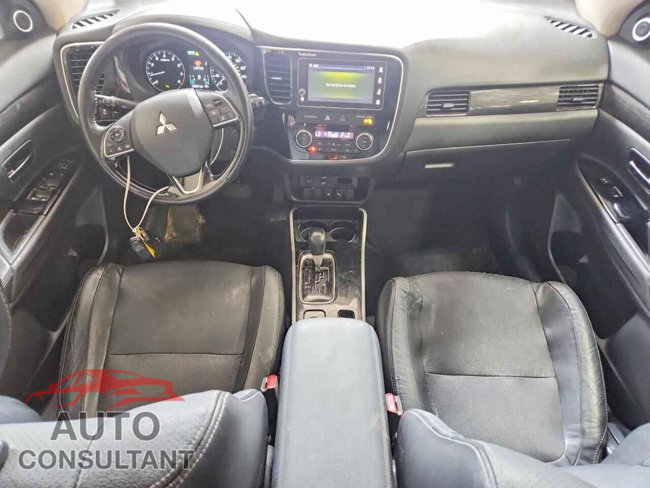 MITSUBISHI OUTLANDER 2018 - JA4AZ3A3XJZ007730