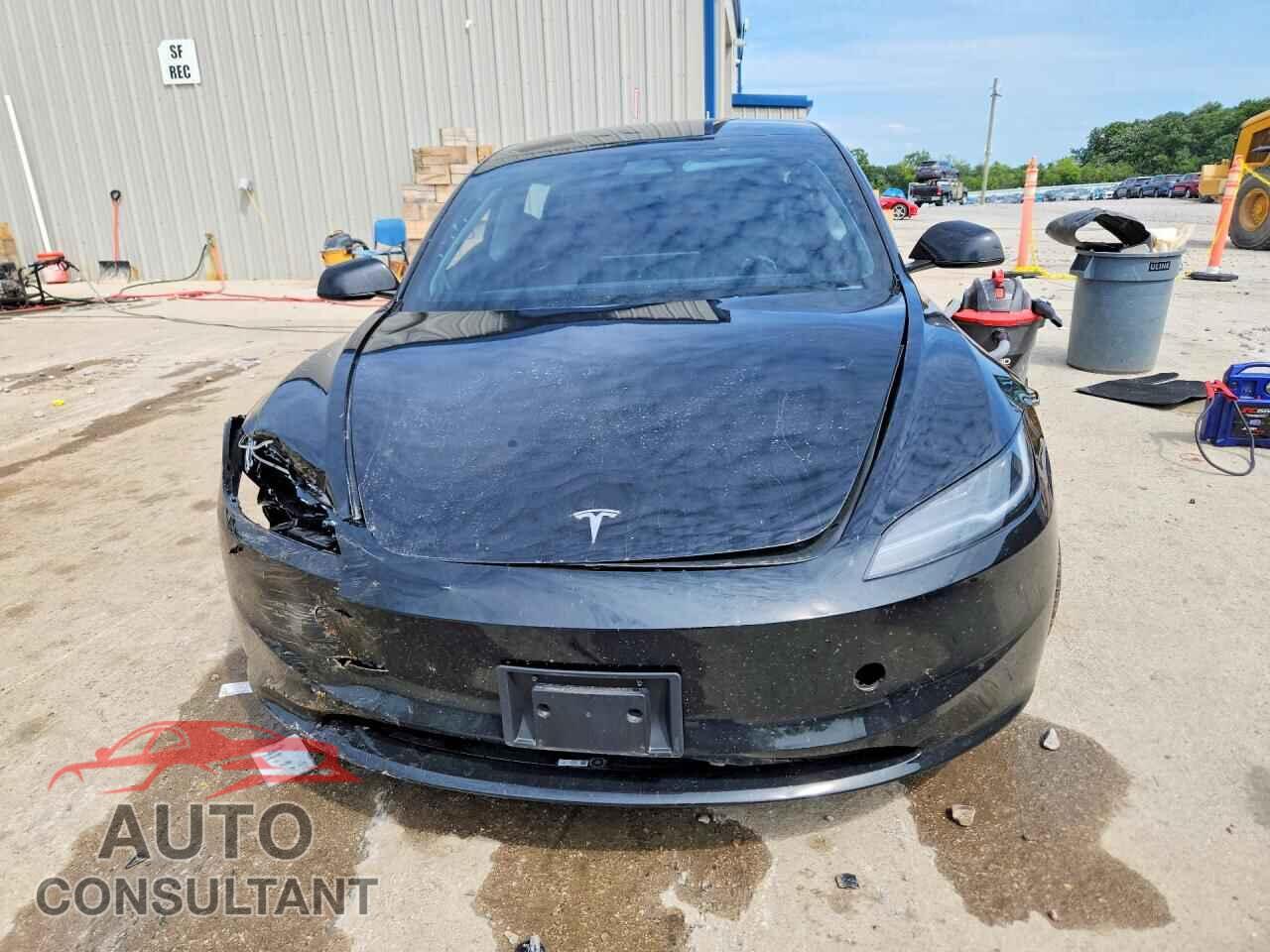 TESLA MODEL 3 2025 - 5YJ3E1EB7SF063843