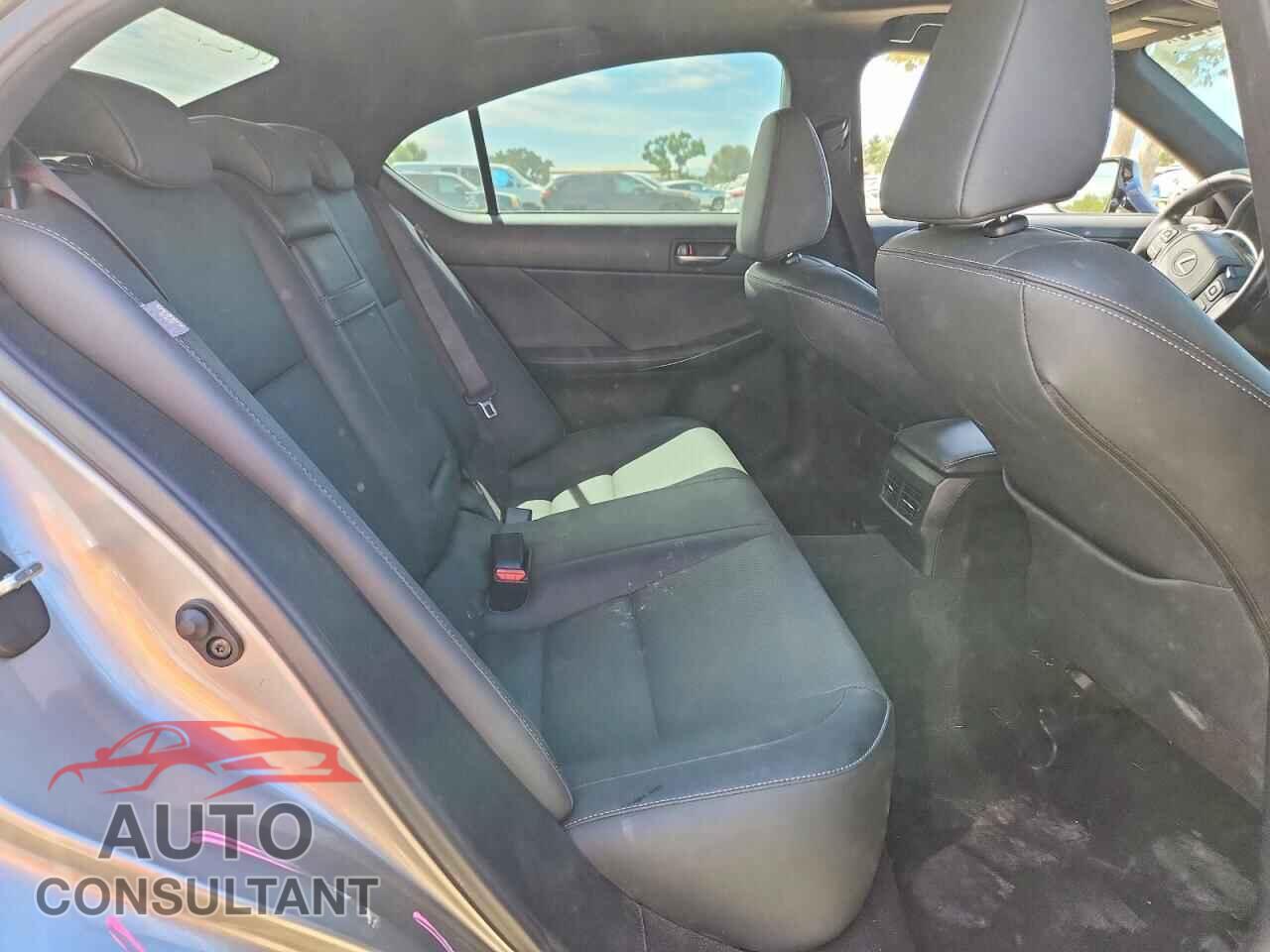 LEXUS IS 2021 - JTHCA1D22M5112169
