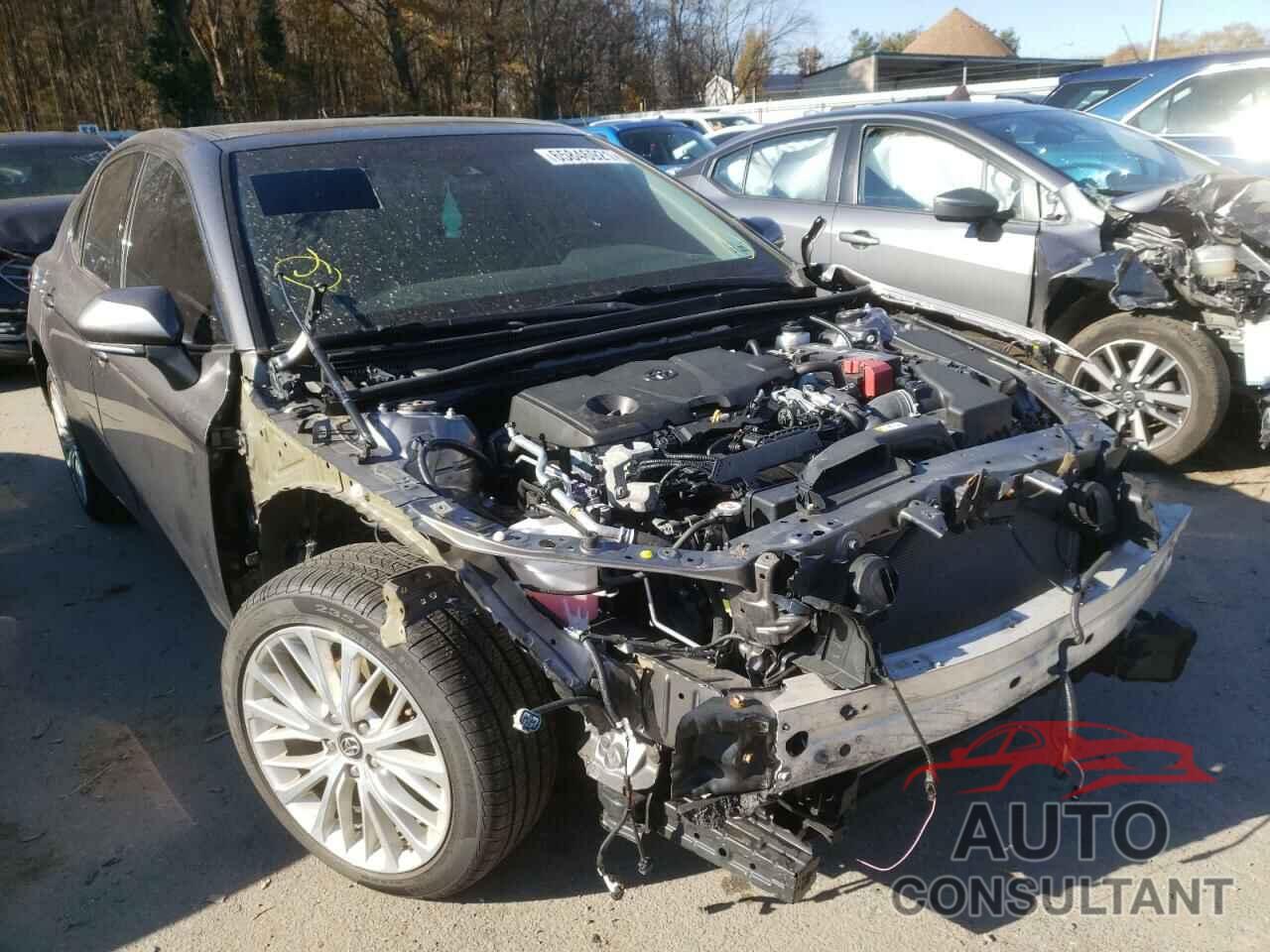 TOYOTA CAMRY 2018 - 4T1B11HK8JU007723