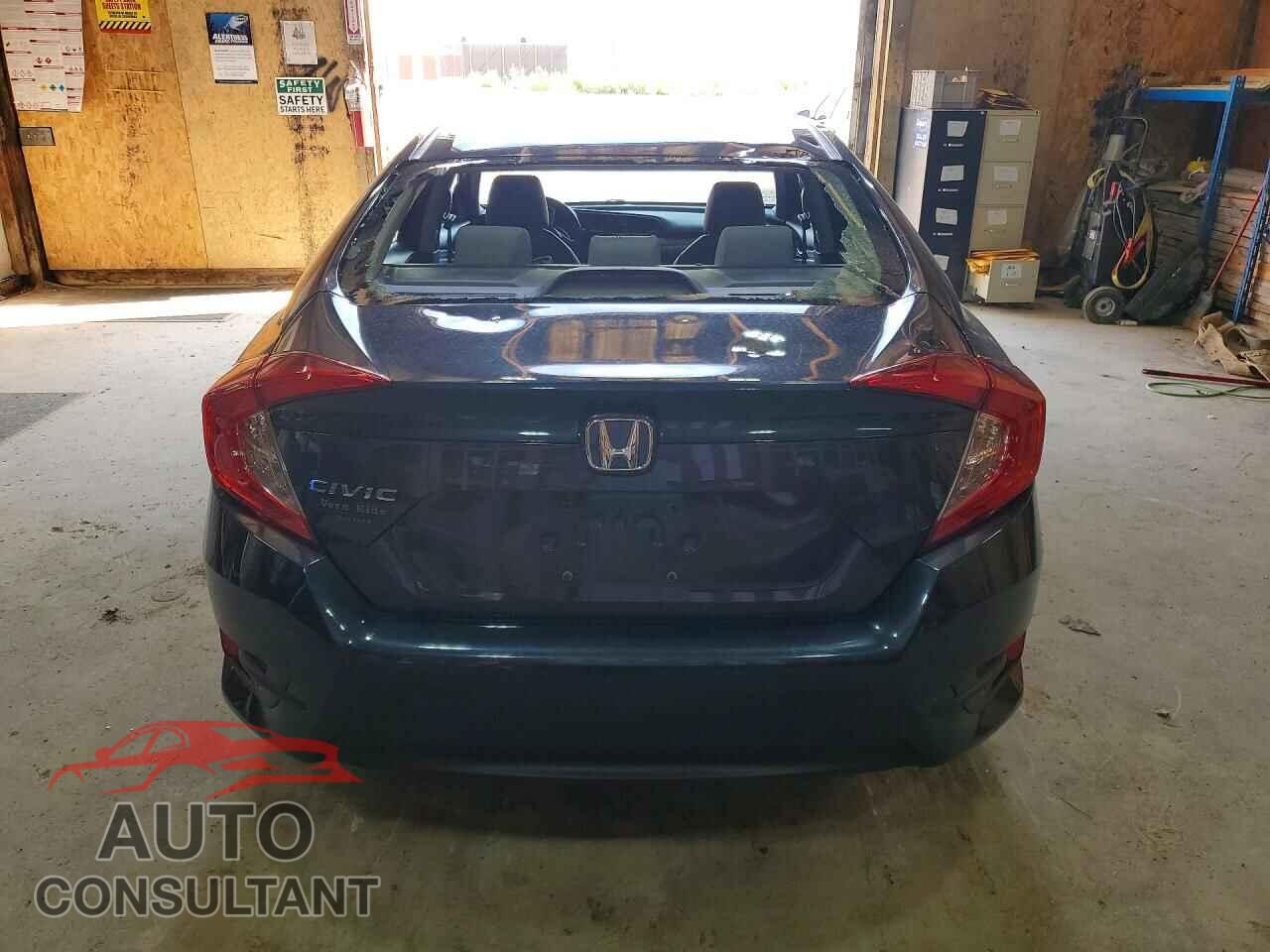 HONDA CIVIC 2018 - 2HGFC2F55JH522430