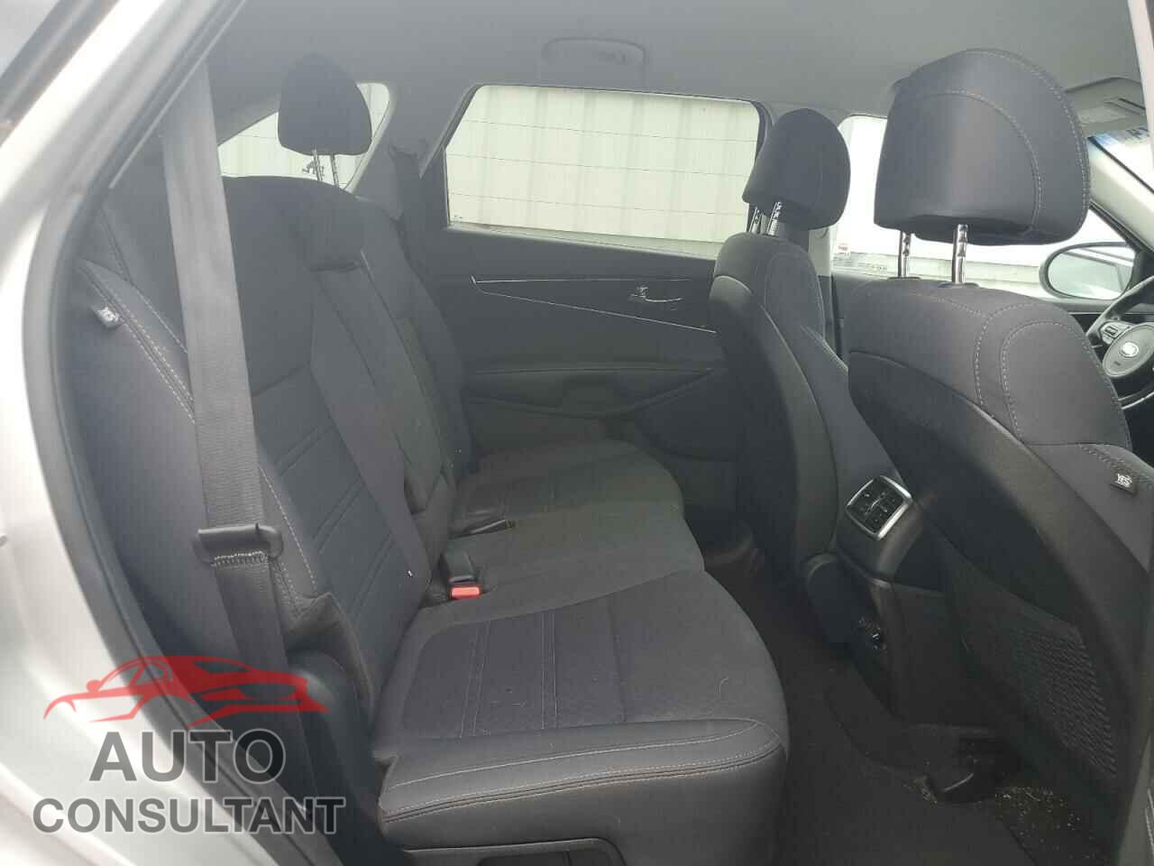 KIA SORENTO 2017 - 5XYPGDA34HG295216