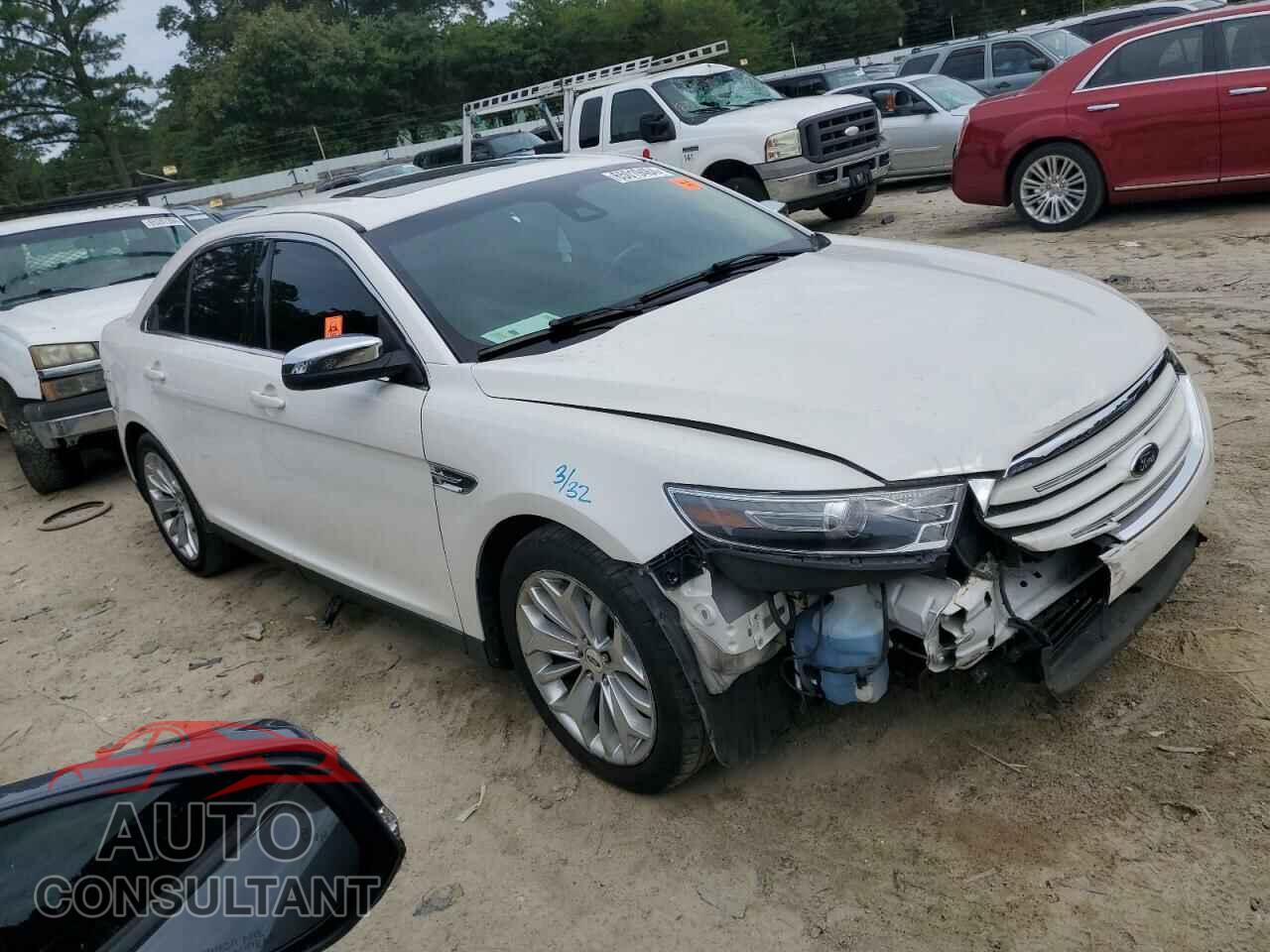 FORD TAURUS 2018 - 1FAHP2F87JG130072