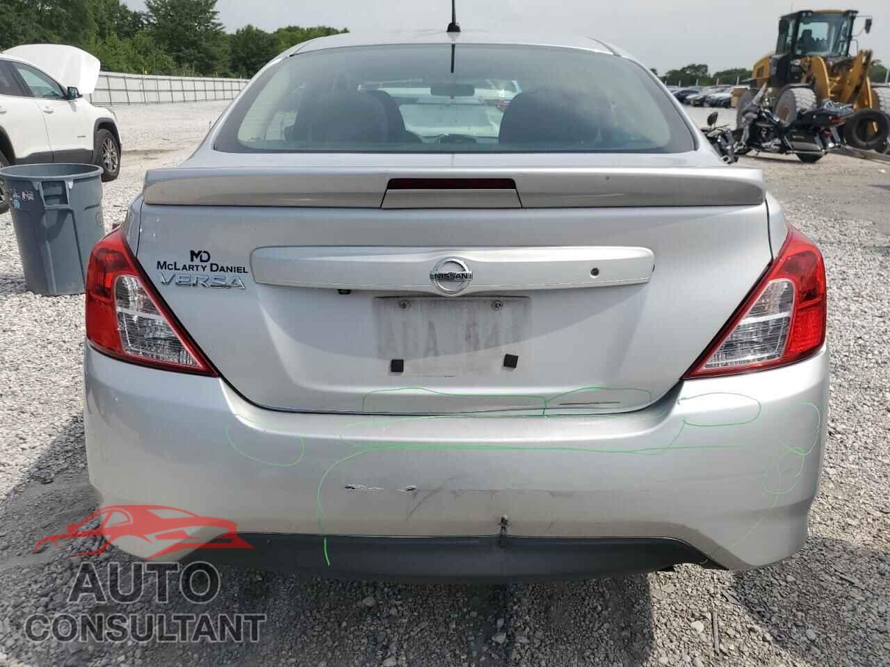 NISSAN VERSA 2019 - 3N1CN7AP3KL813750