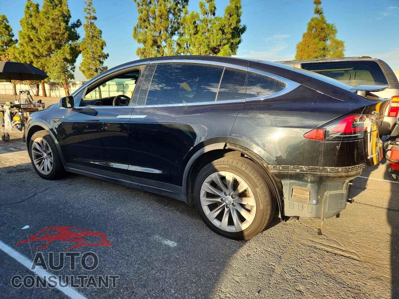 TESLA MODEL X 2017 - 5YJXCAE28HF060238