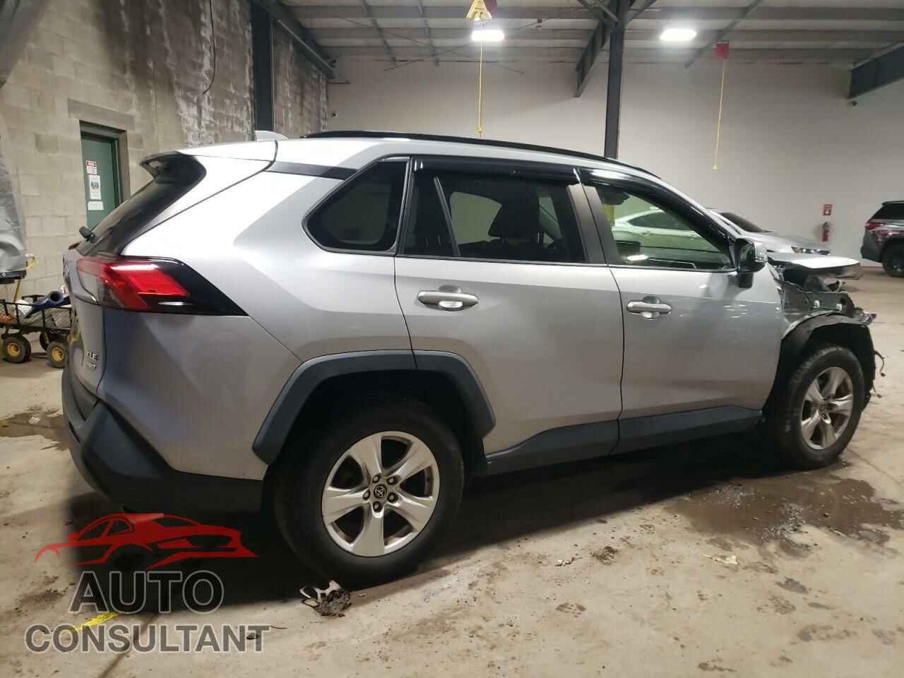 TOYOTA RAV4 2019 - JTMP1RFV2KD017493
