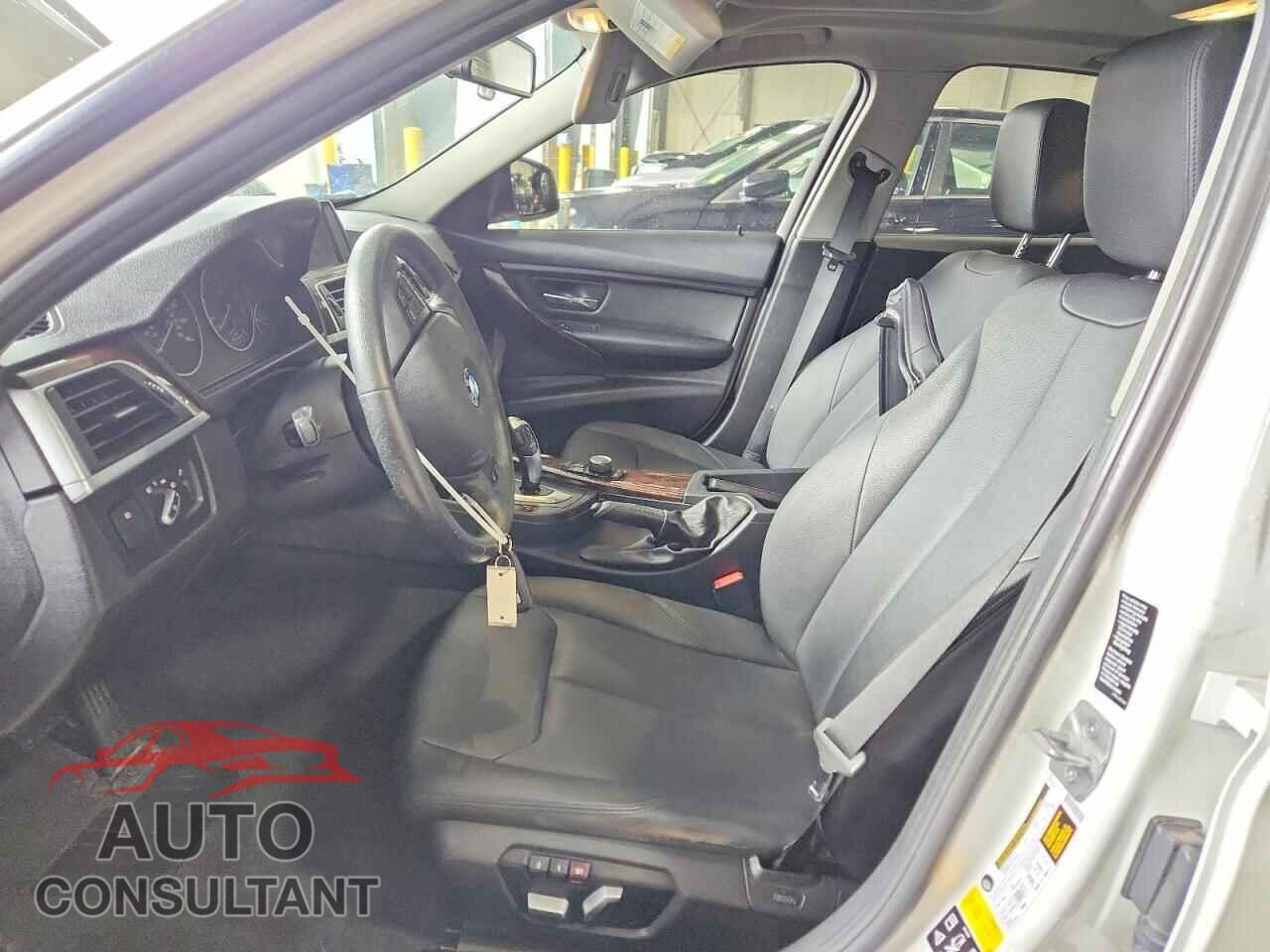 BMW 3 SERIES 2016 - WBA8E5G52GNU20890