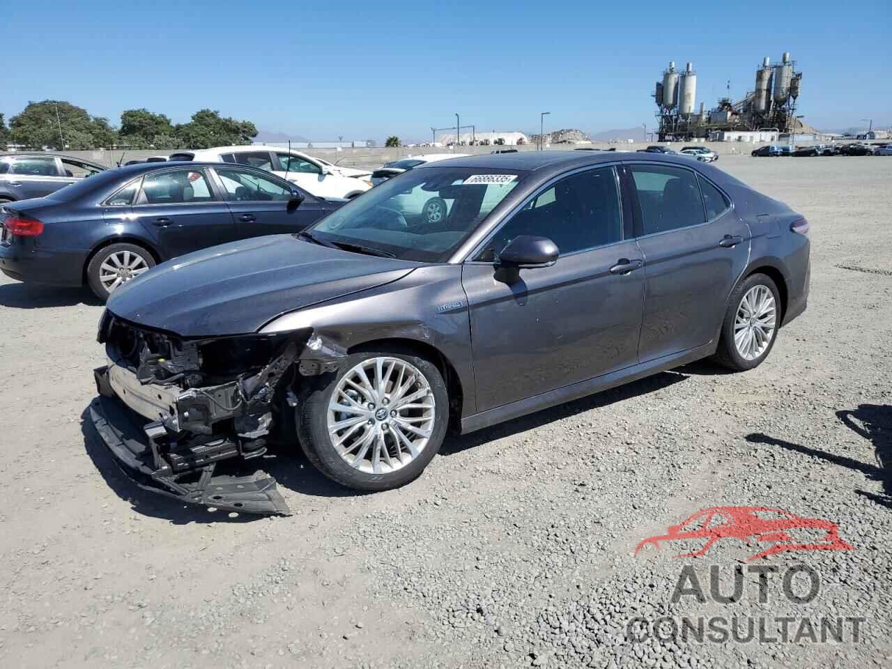 TOYOTA CAMRY 2018 - 4T1B21HK4JU507147