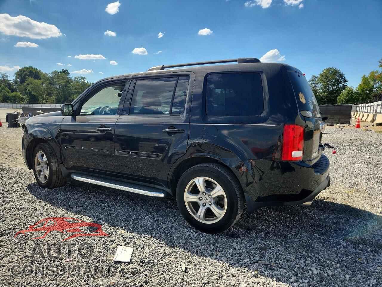 HONDA PILOT 2015 - 5FNYF3H77FB021233