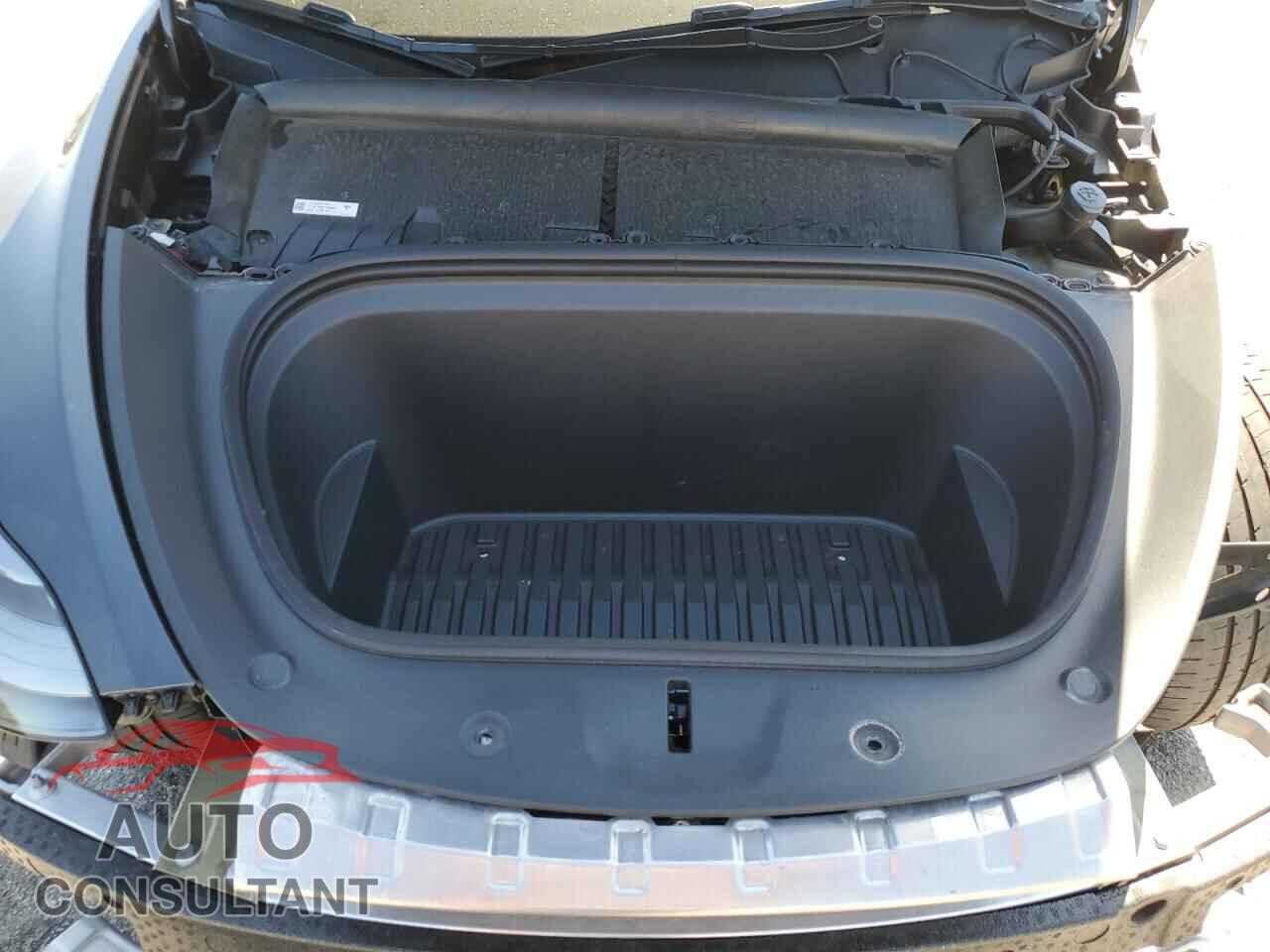 TESLA MODEL Y 2024 - 7SAYGAEE4RF010802