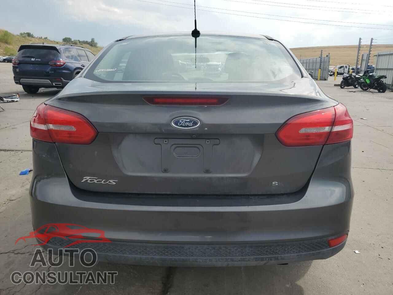FORD FOCUS 2017 - 1FADP3F27HL286517