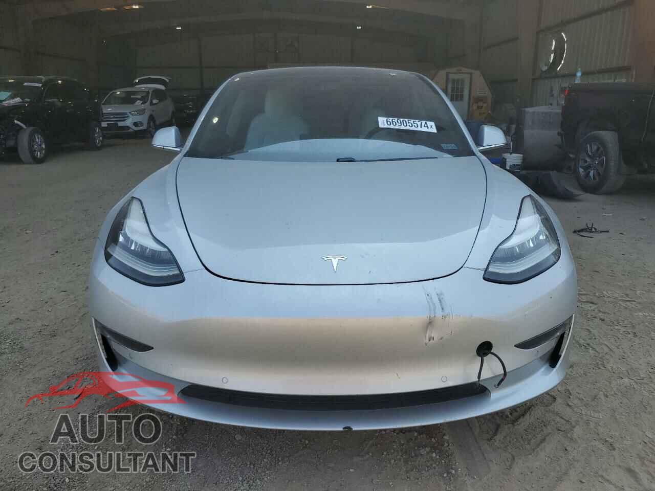 TESLA MODEL 3 2018 - 5YJ3E1EB5JF074838