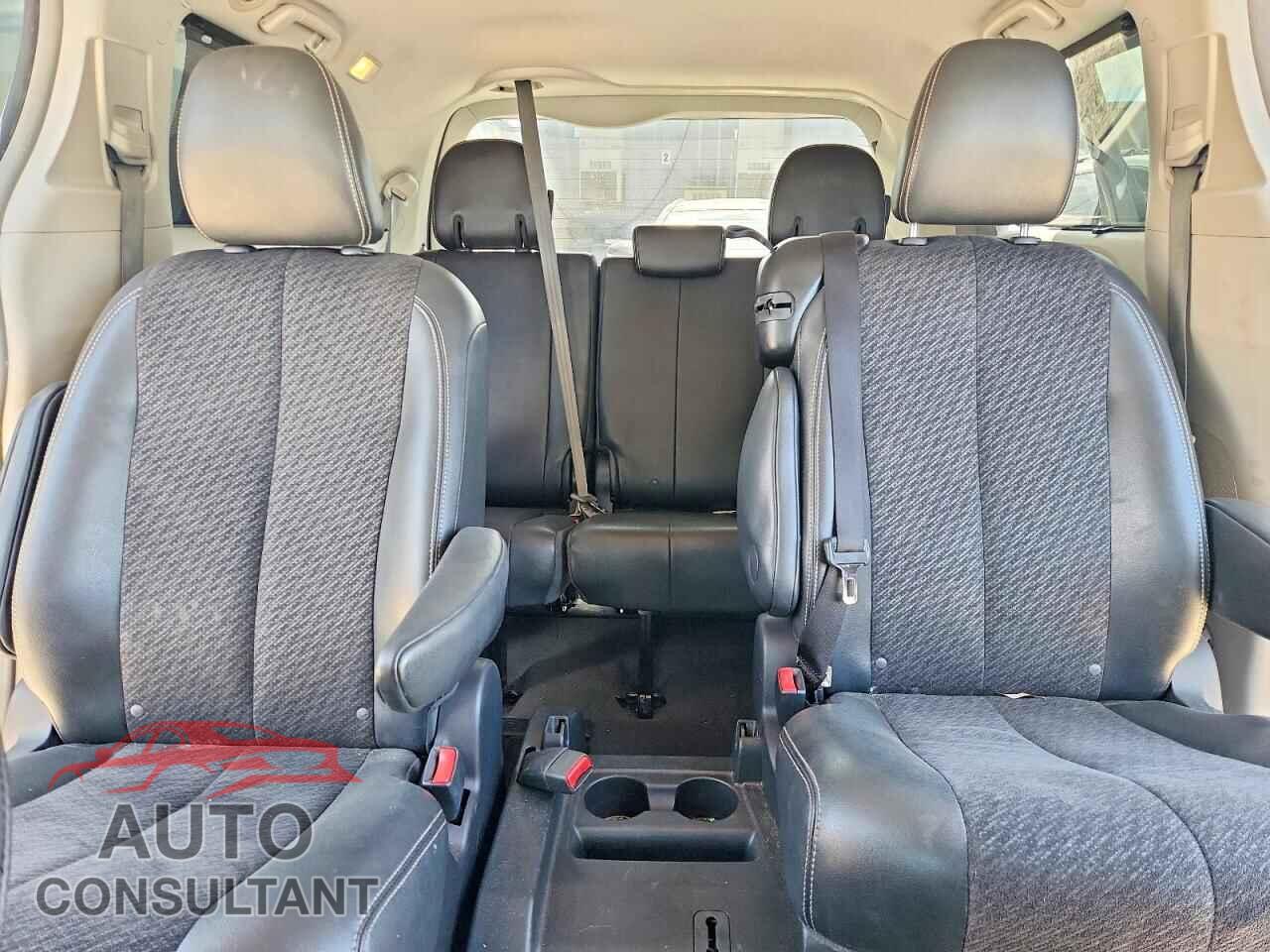 TOYOTA SIENNA 2013 - 5TDXK3DC8DS313184