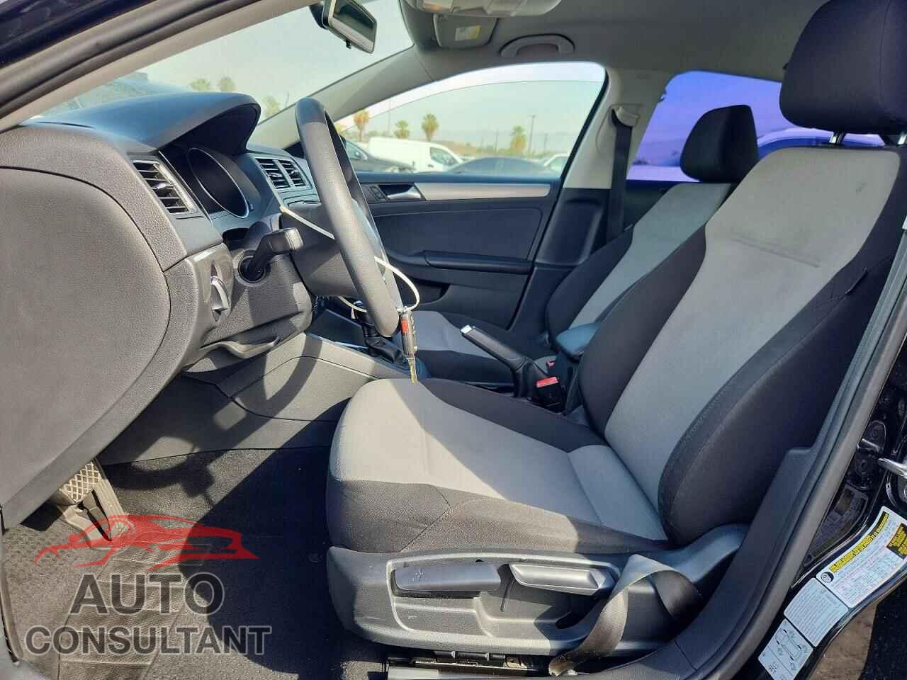 VOLKSWAGEN JETTA 2017 - 3VW2B7AJ7HM391236