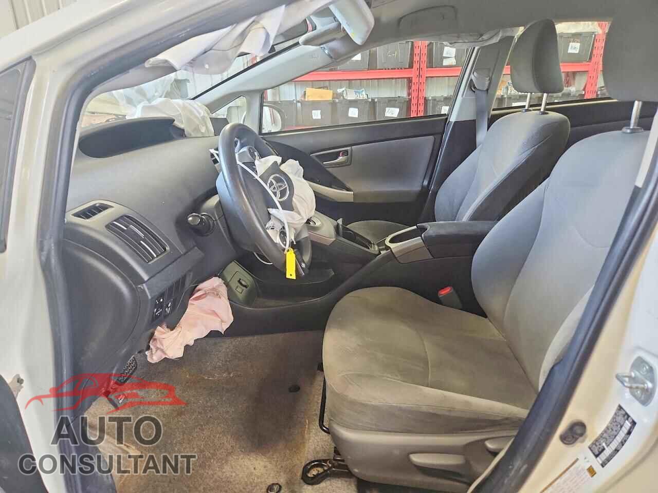 TOYOTA PRIUS 2015 - JTDKN3DU2F1950548