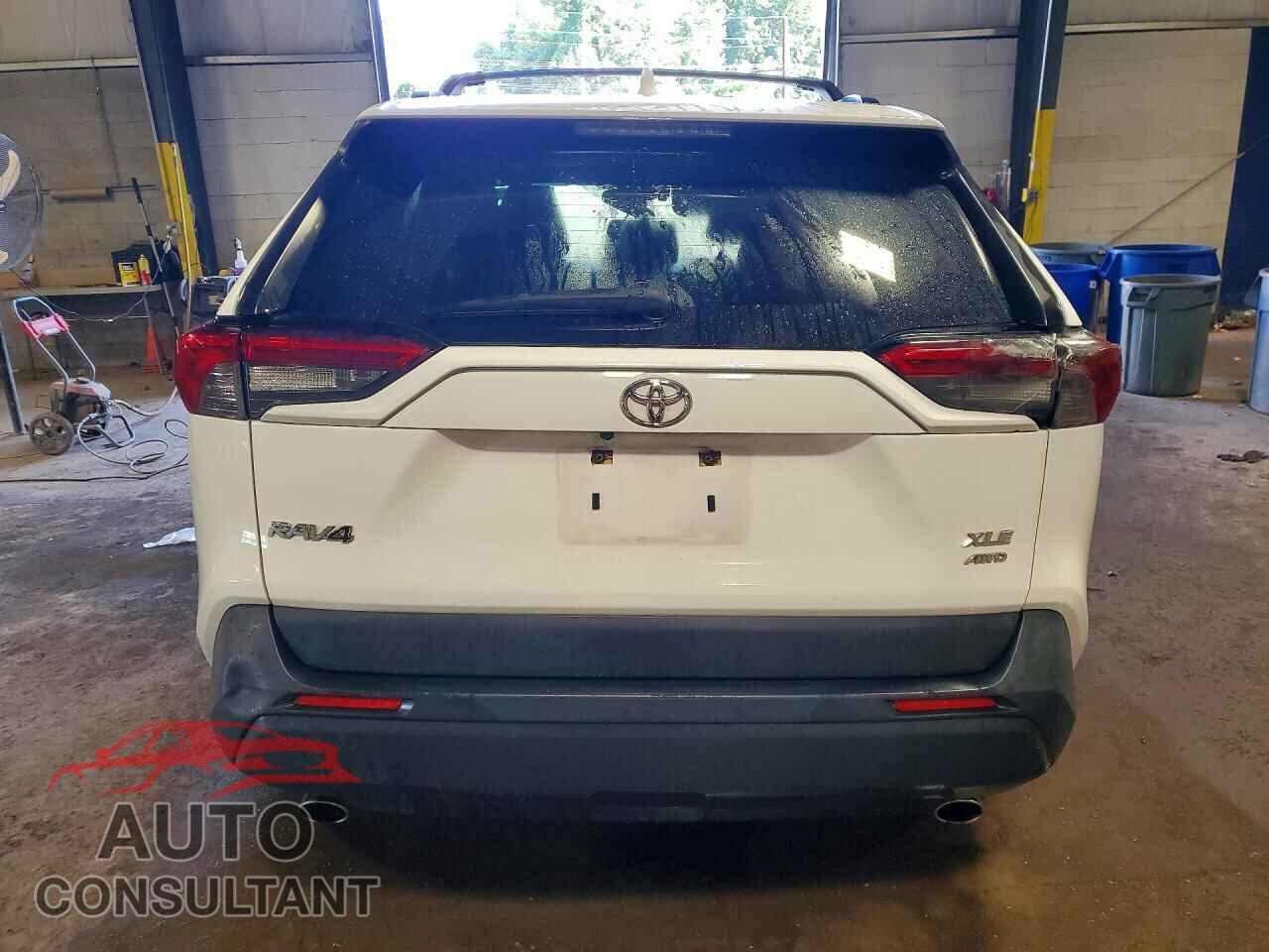 TOYOTA RAV4 2023 - JTMP1RFV3PD094882