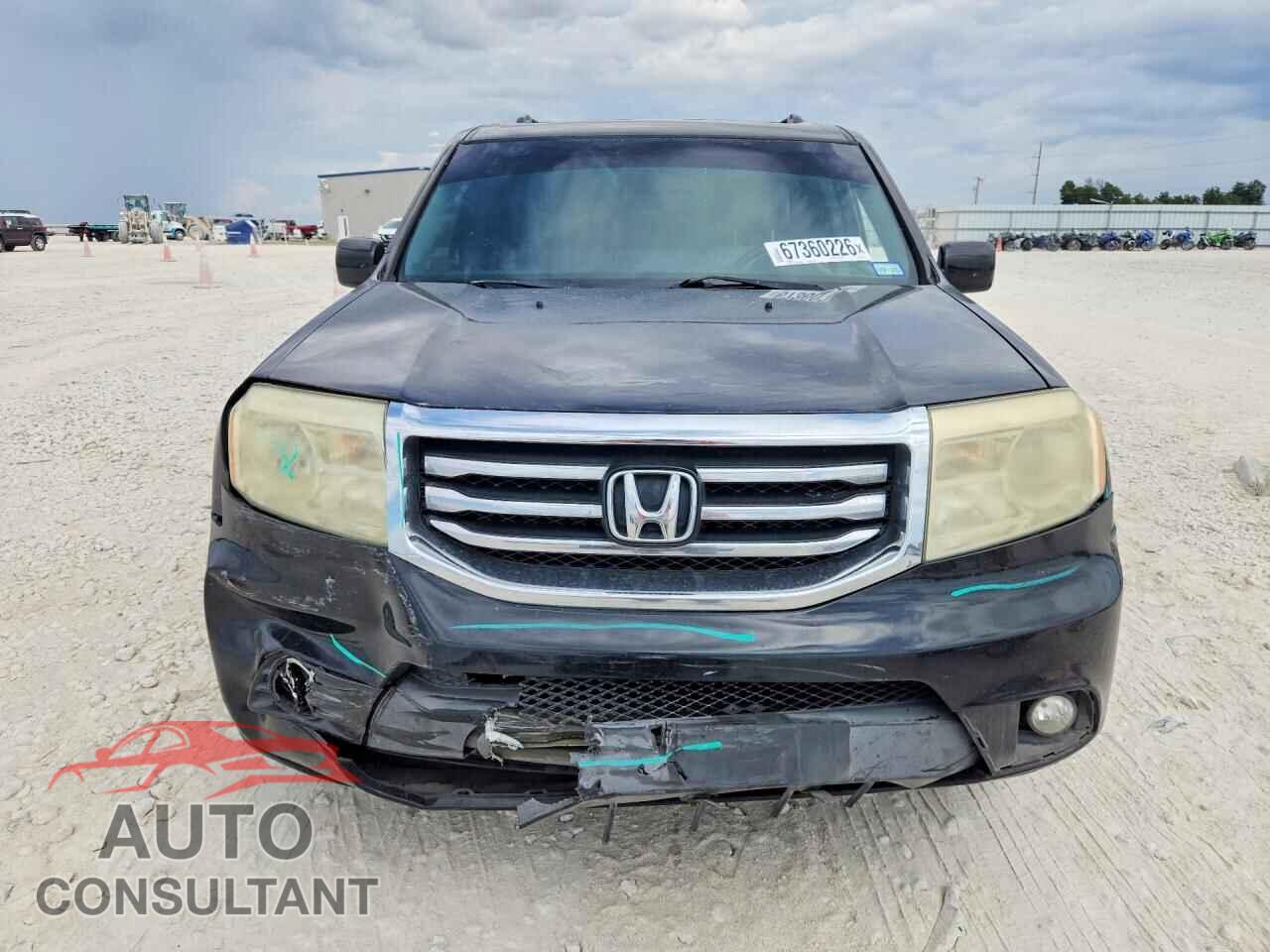 HONDA PILOT 2015 - 5FNYF4H52FB025761