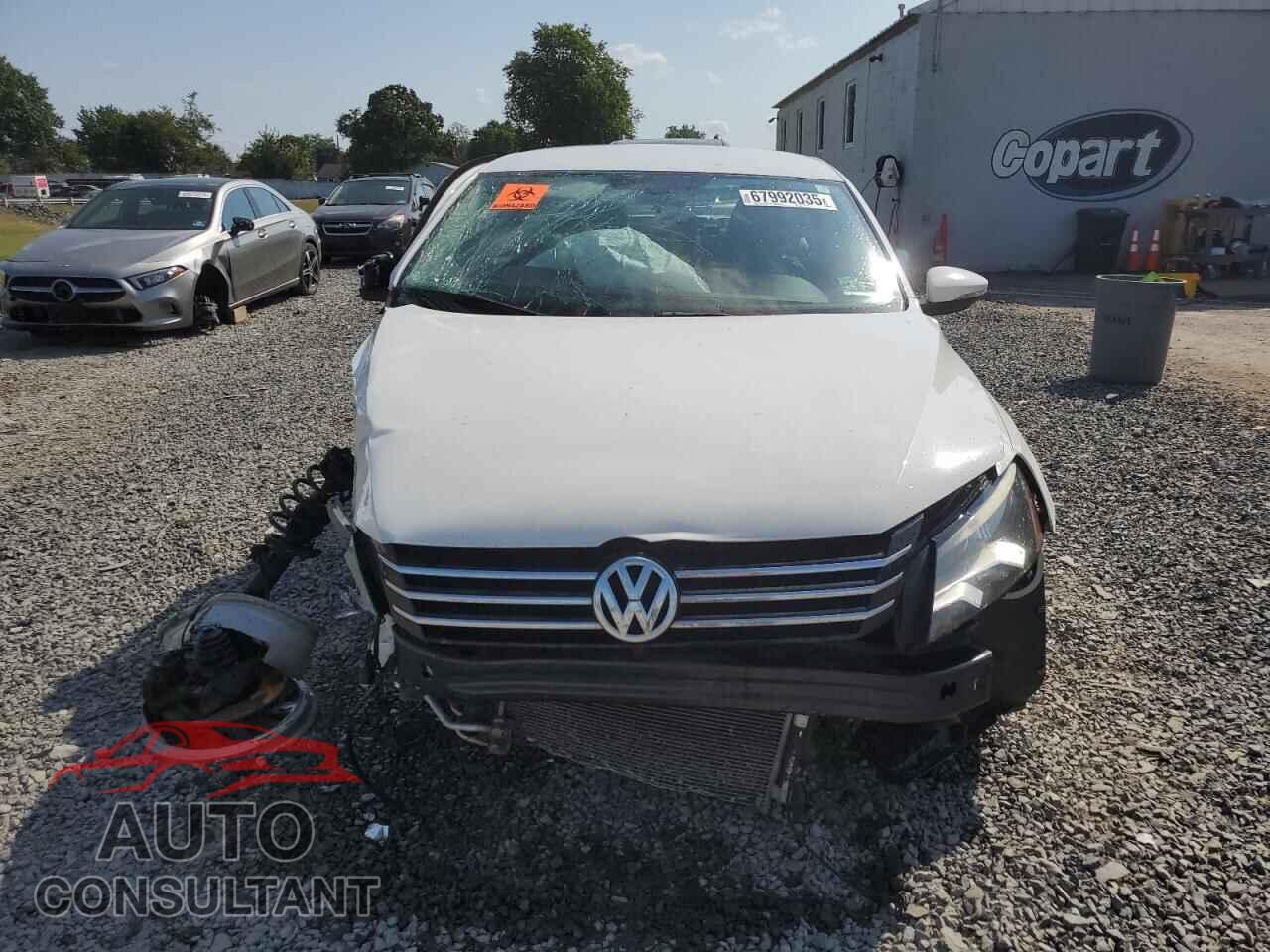 VOLKSWAGEN PASSAT 2012 - 1VWAP7A33CC009941