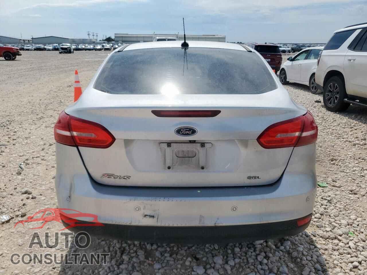 FORD FOCUS 2017 - 1FADP3H24HL249809