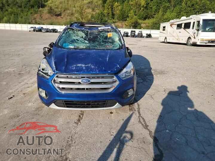 FORD ESCAPE 2017 - 1FMCU9J90HUB76601